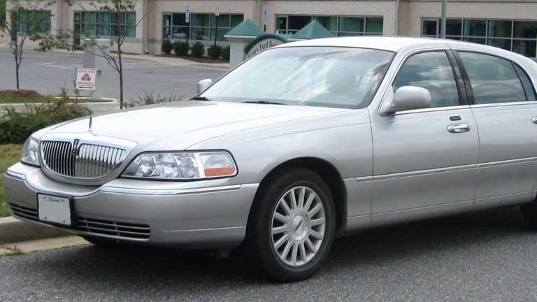 Lincoln Town Car gebraucht kaufen bei AutoScout24