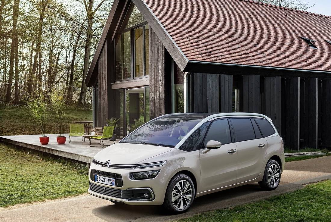 citroen-c4-grand-picasso-front