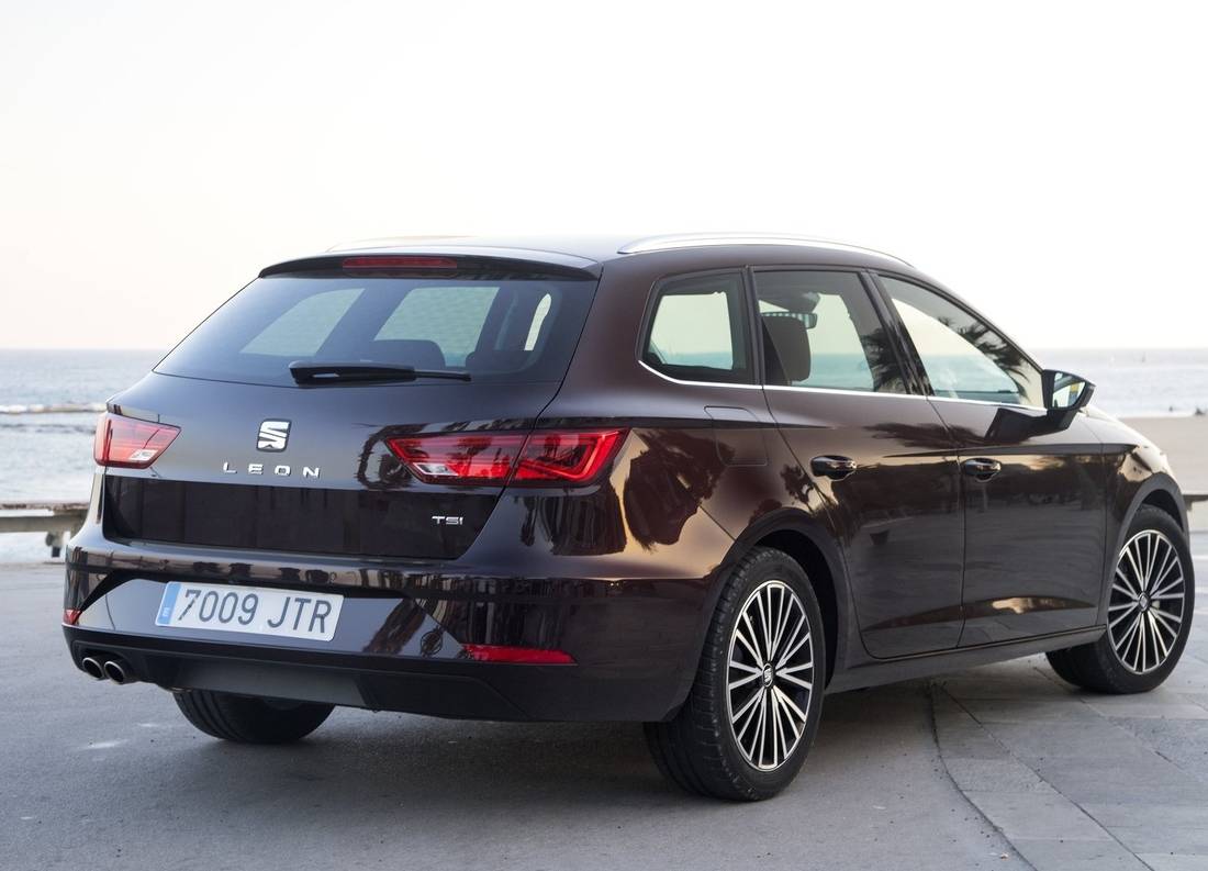 seat-leon-st-back