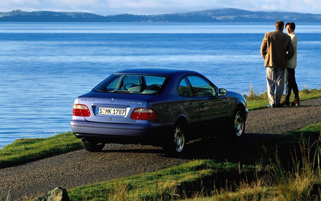 mercedes-benz-clk-208-back