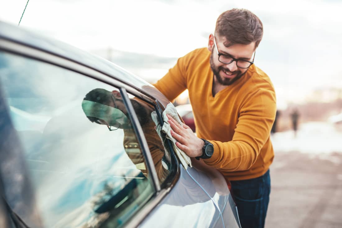 Halten Sie Ihr Auto mit professionellen Autowaschtechniken sauber