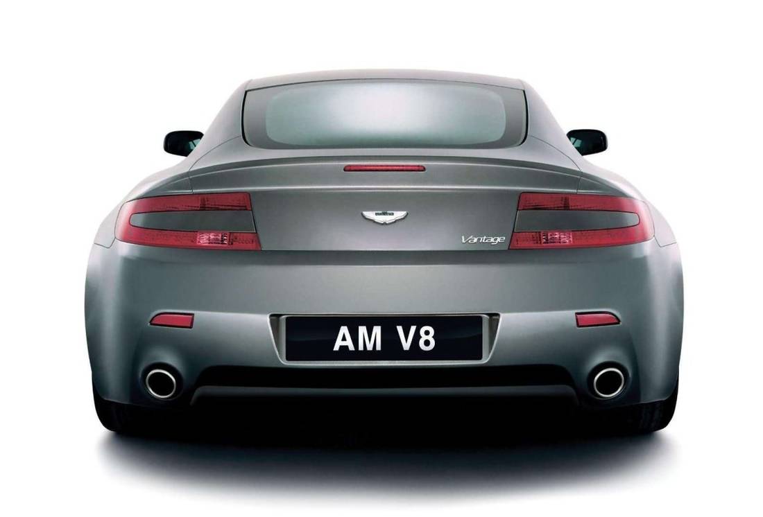 aston-martin-v8-back