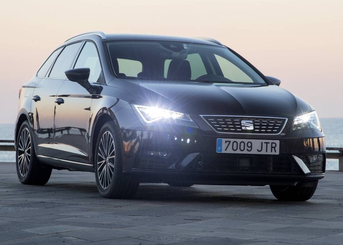 seat-leon-st-front