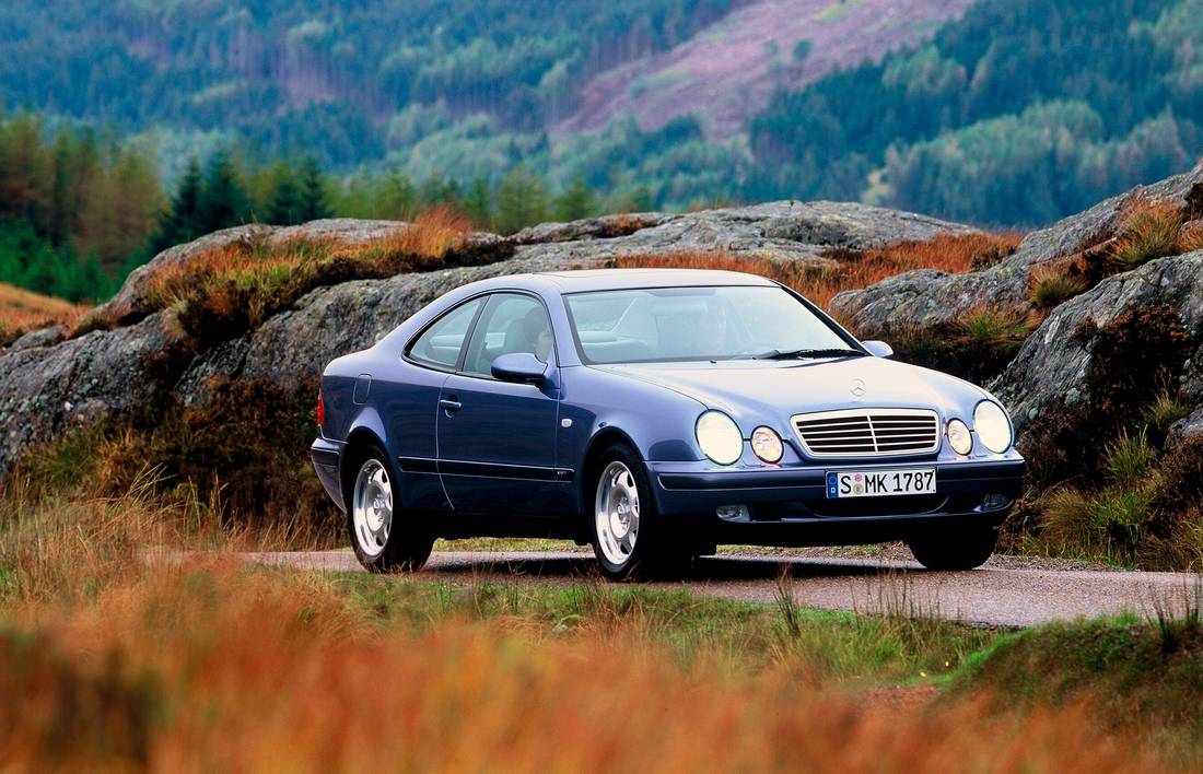 mercedes-benz-clk-208-front