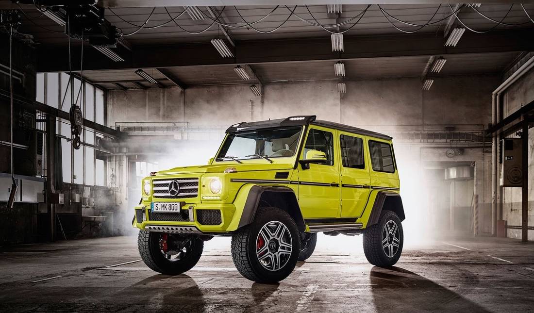 Mercedes-Benz-G500 