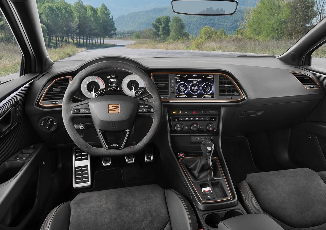 Seat-Leon Cupra R-2018 interior