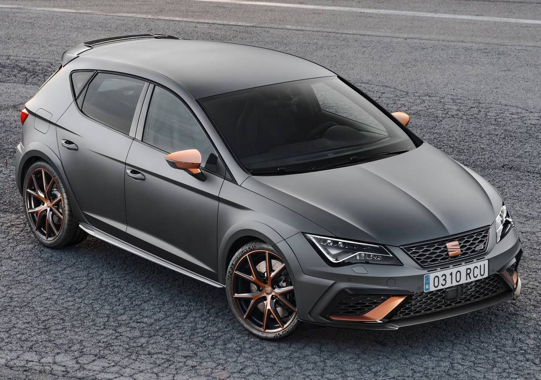 Seat-Leon_Cupra_R-2018