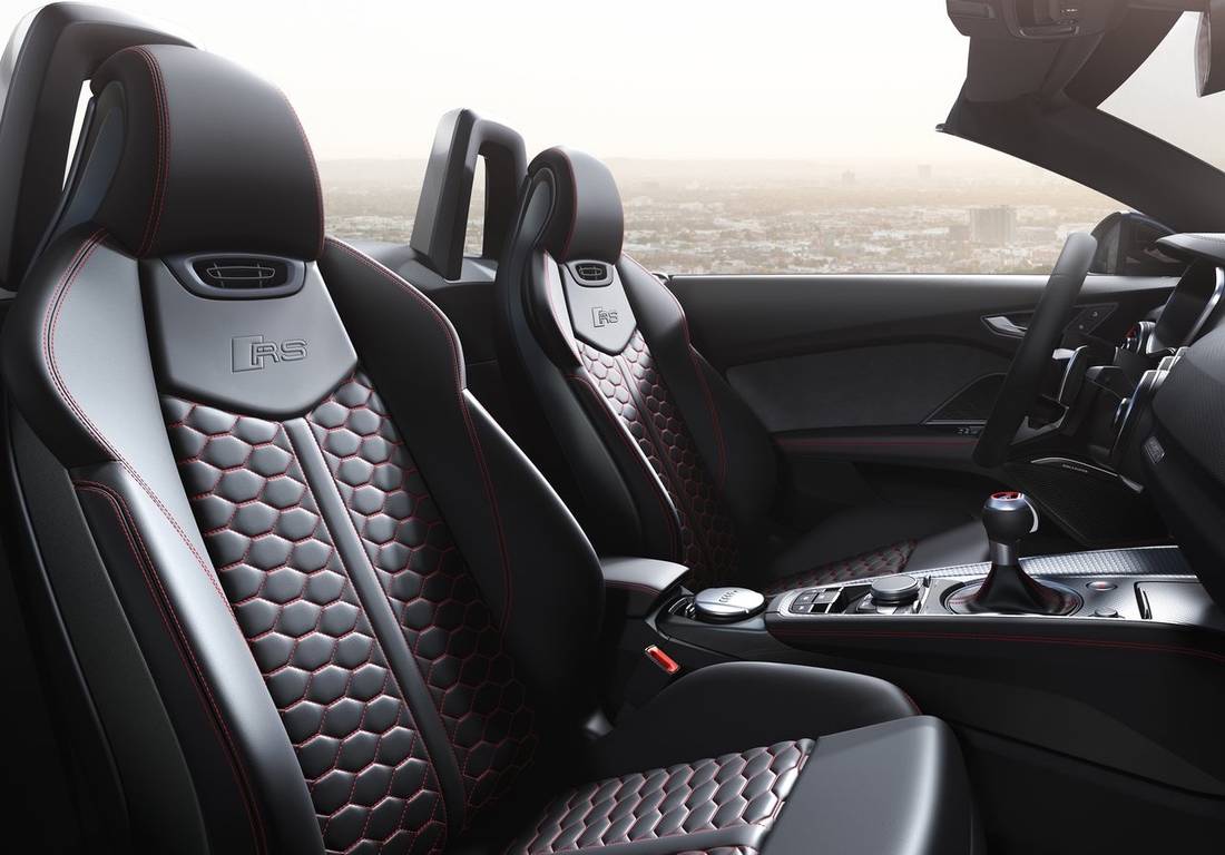 Audi-TT RS Roadster interior 2