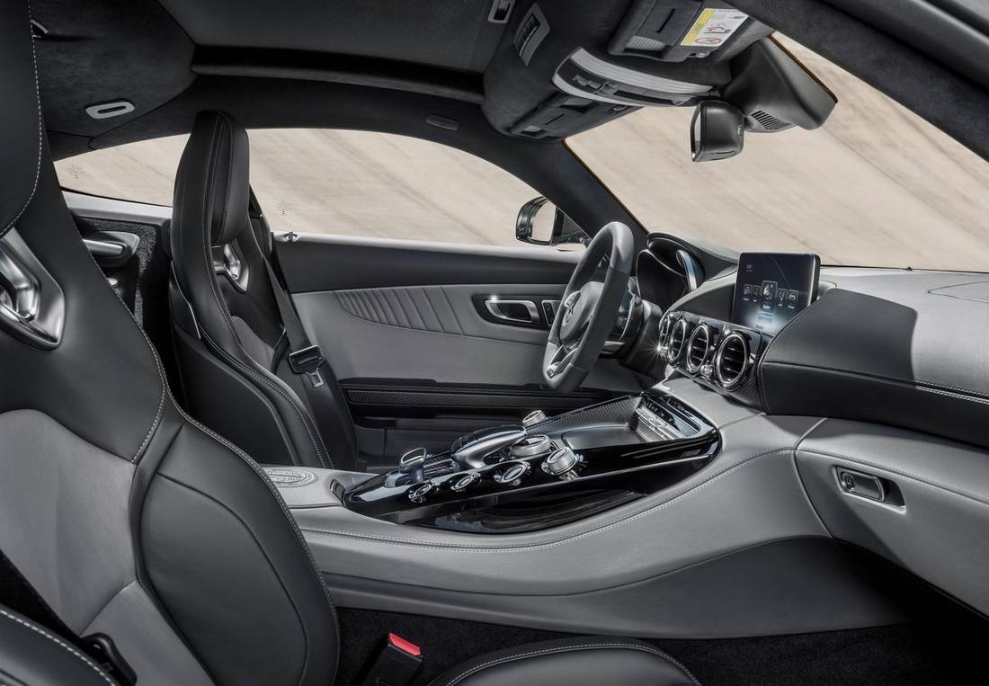 Mercedes Benz AMG GT-2016 interior 2