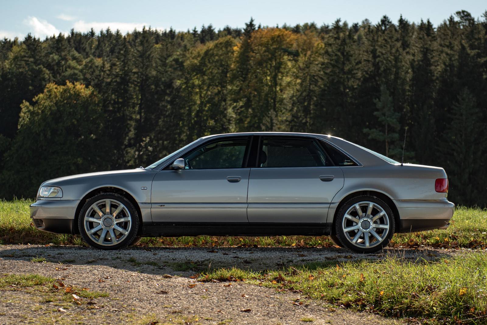 Audi A8 D2 W12 - Seitenansicht