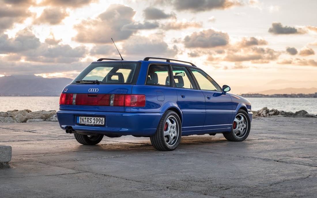 audi-rs2-back