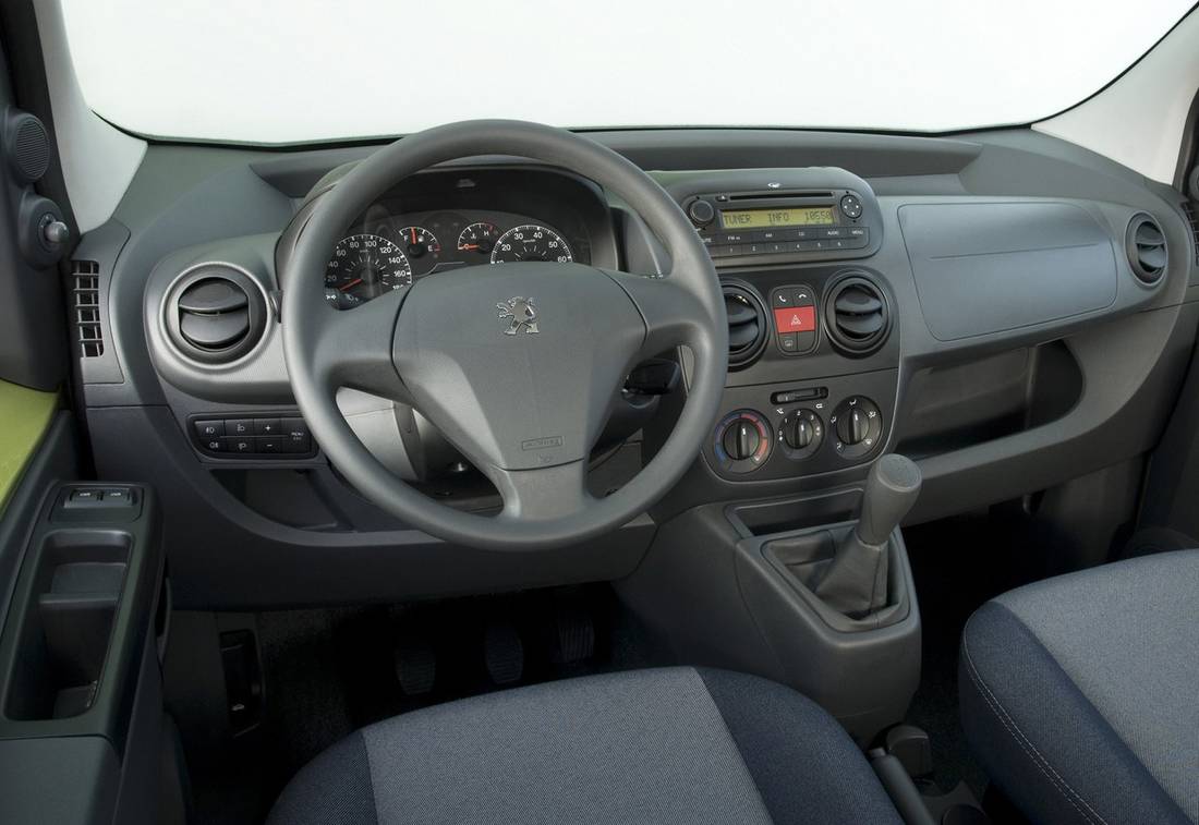 peugeot-bipper-tepee-interior