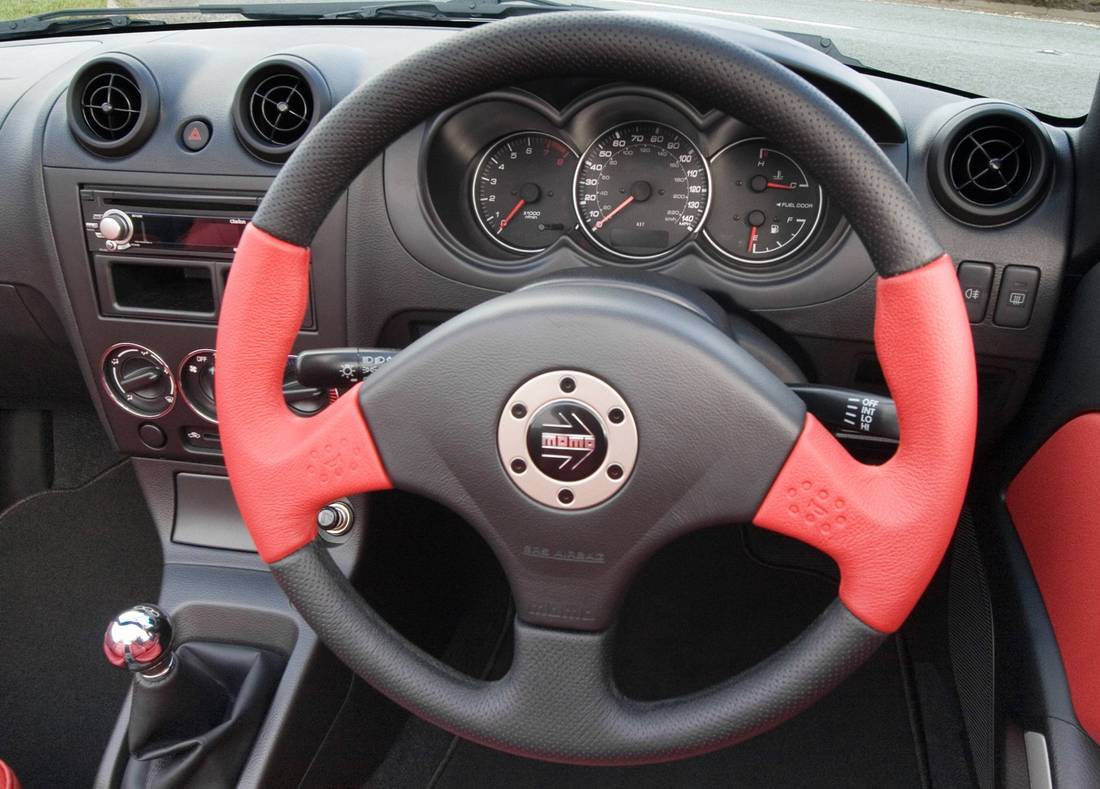 daihatsu-copen-cabrio-interior