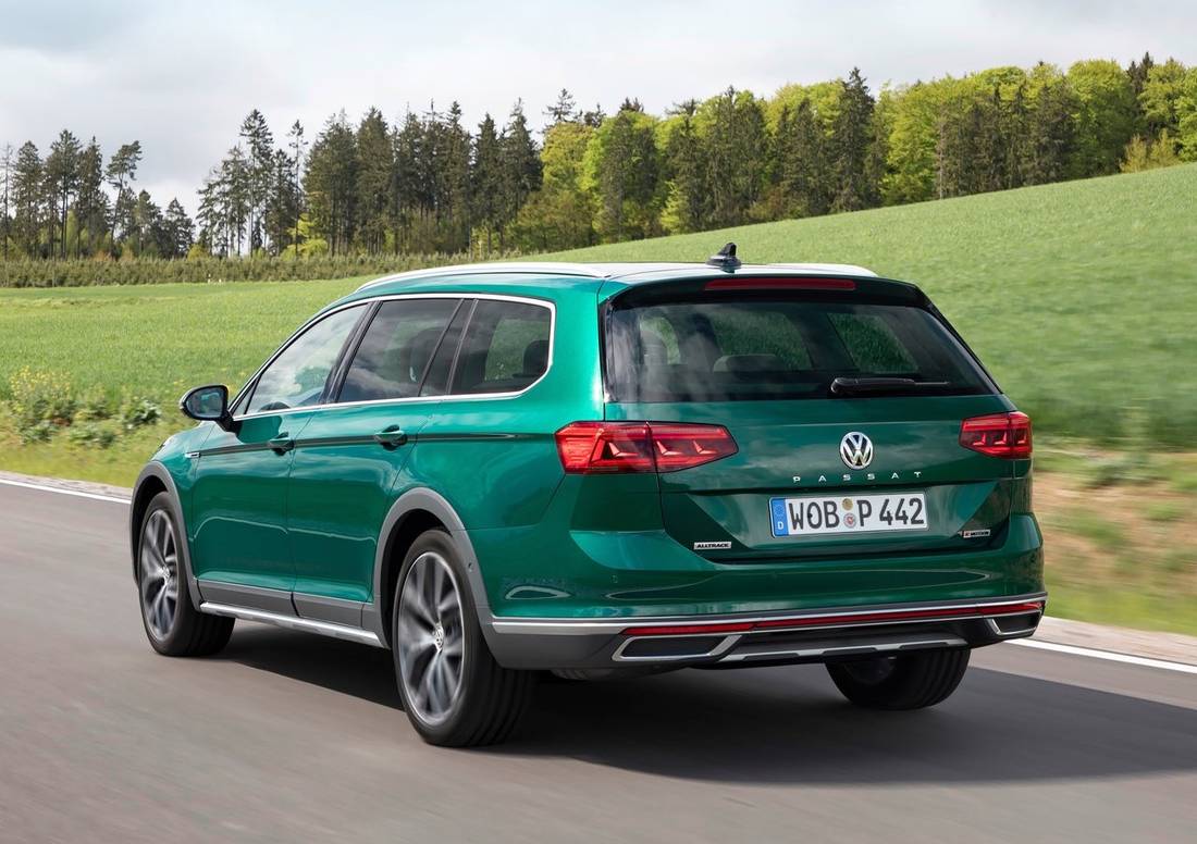 Volkswagen-Passat_Alltrack-2020