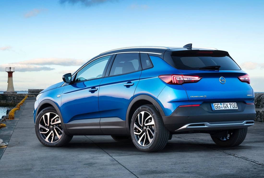 opel-grandland-x-back