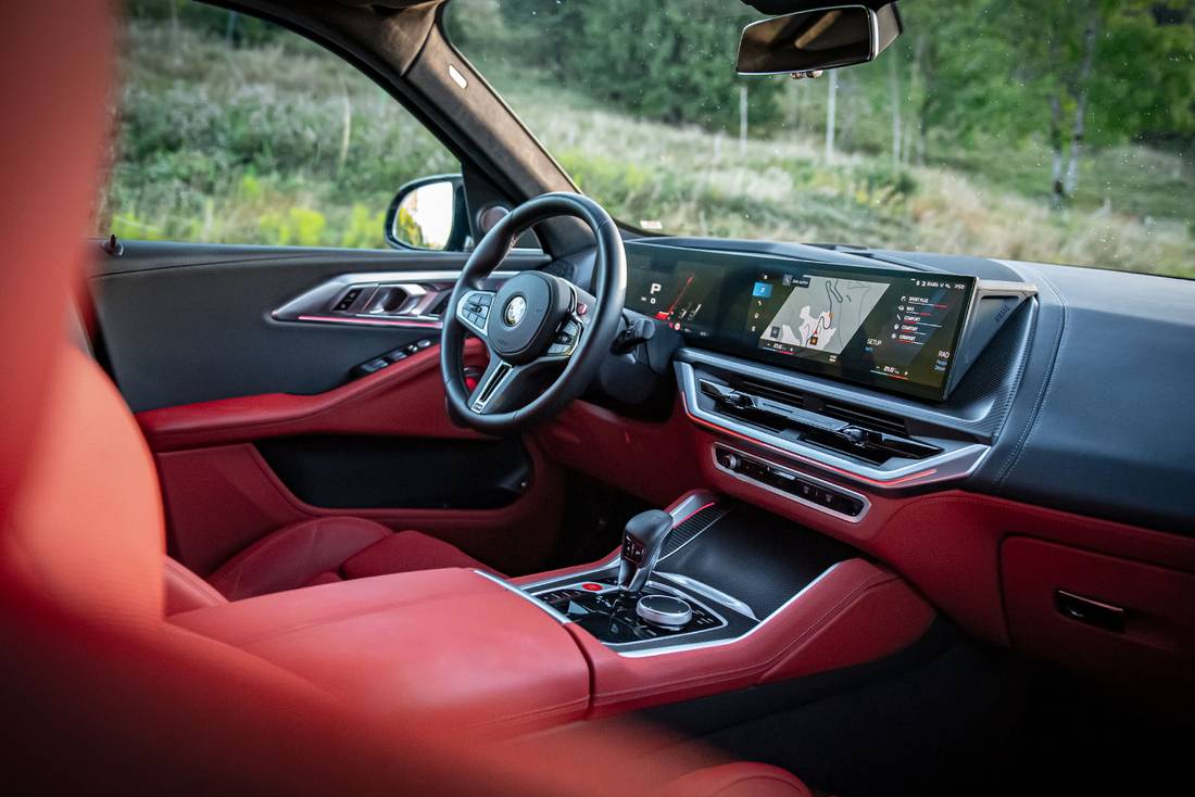 BMW-XM-2023-Cockpit