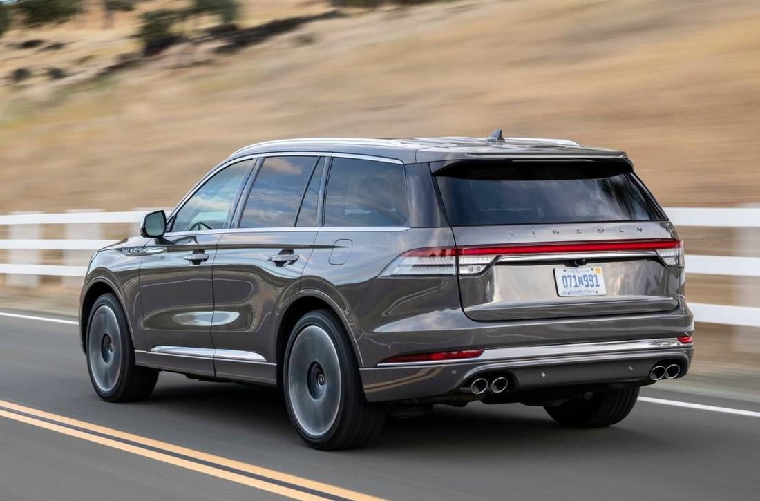 lincoln-aviator-back